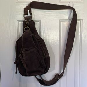 Free People Crossbody Brown Leather Bag. New. Excellent condition. 9”x7”